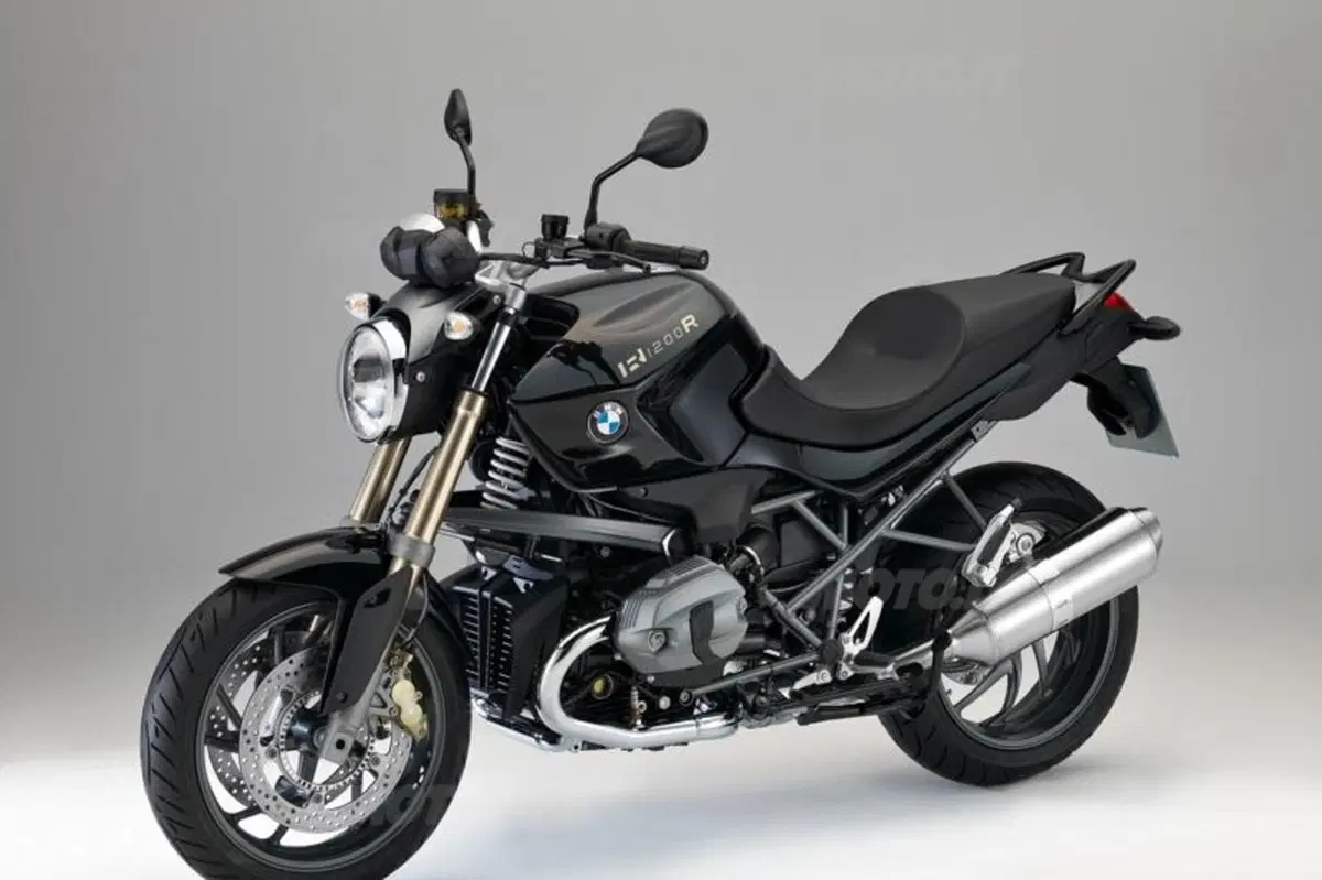 BMW: edizione 90° per R1200GS Adventure, R1200R ed R1200RT, e un nuovo concept per il 2013! (20)