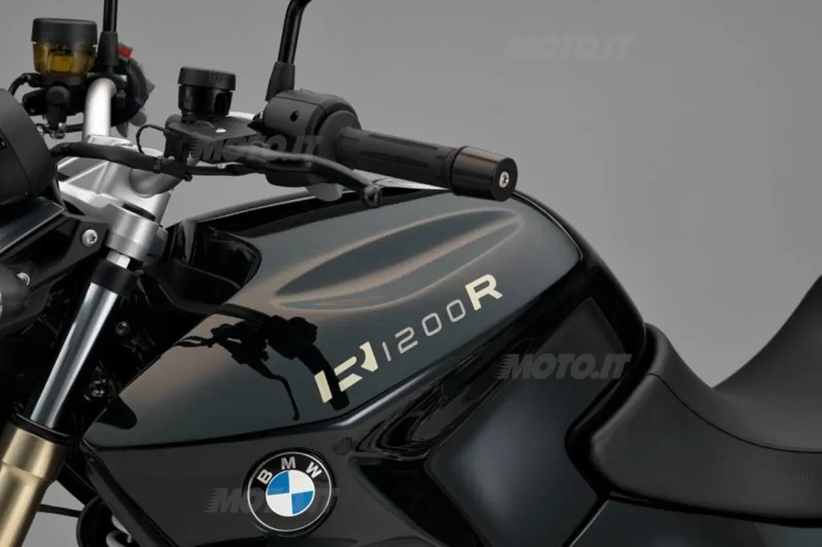 BMW: edizione 90° per R1200GS Adventure, R1200R ed R1200RT, e un nuovo concept per il 2013! (23)