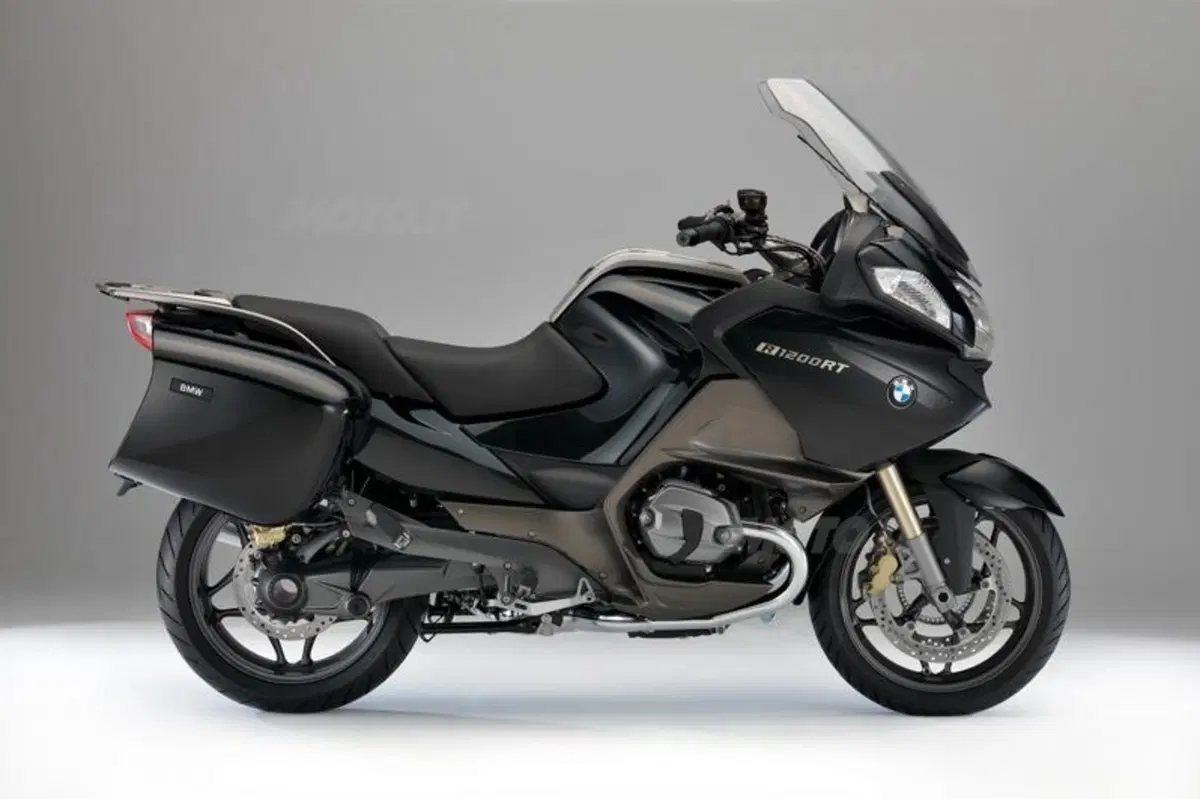 BMW: edizione 90° per R1200GS Adventure, R1200R ed R1200RT, e un nuovo concept per il 2013! (27)