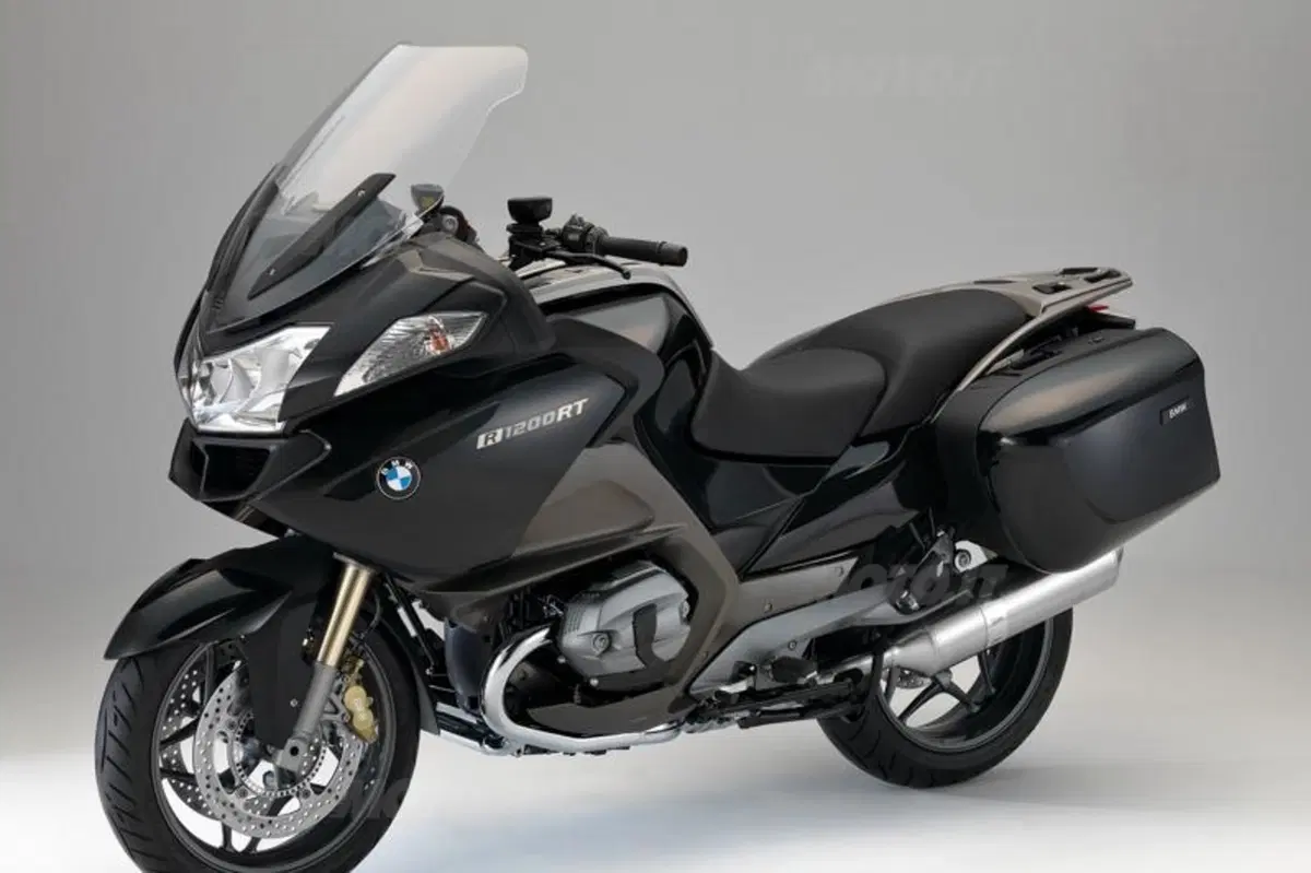 BMW: edizione 90° per R1200GS Adventure, R1200R ed R1200RT, e un nuovo concept per il 2013! (28)