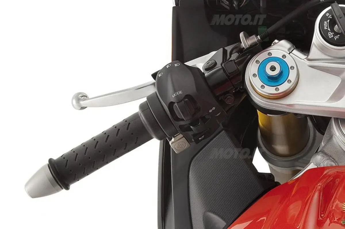 Aprilia: Nuova Caponord 1200 ed ABS anche su RSV4R (16)