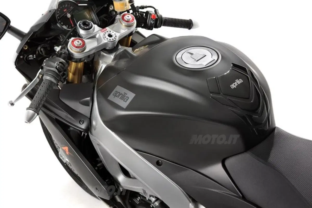 Aprilia: Nuova Caponord 1200 ed ABS anche su RSV4R (24)
