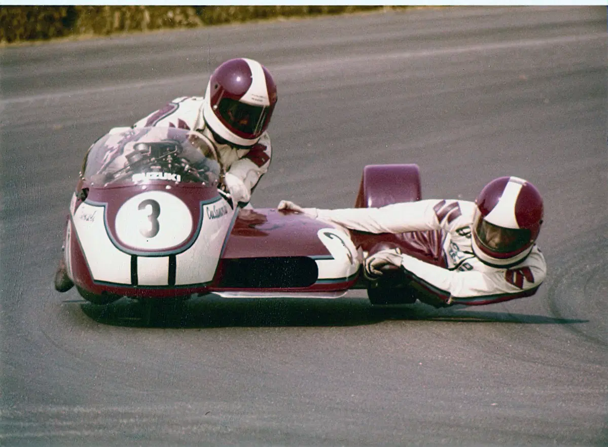 Sidecar da corsa: la forza dei due tempi (2)