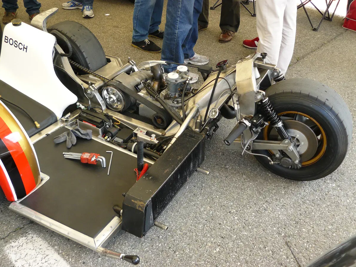 Sidecar da corsa: la forza dei due tempi (5)