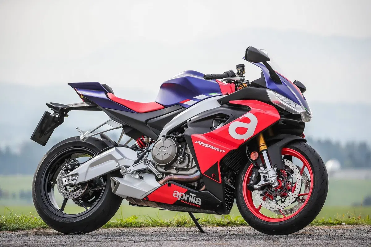 Aprilia RS 660 Vocazione stradale (2)