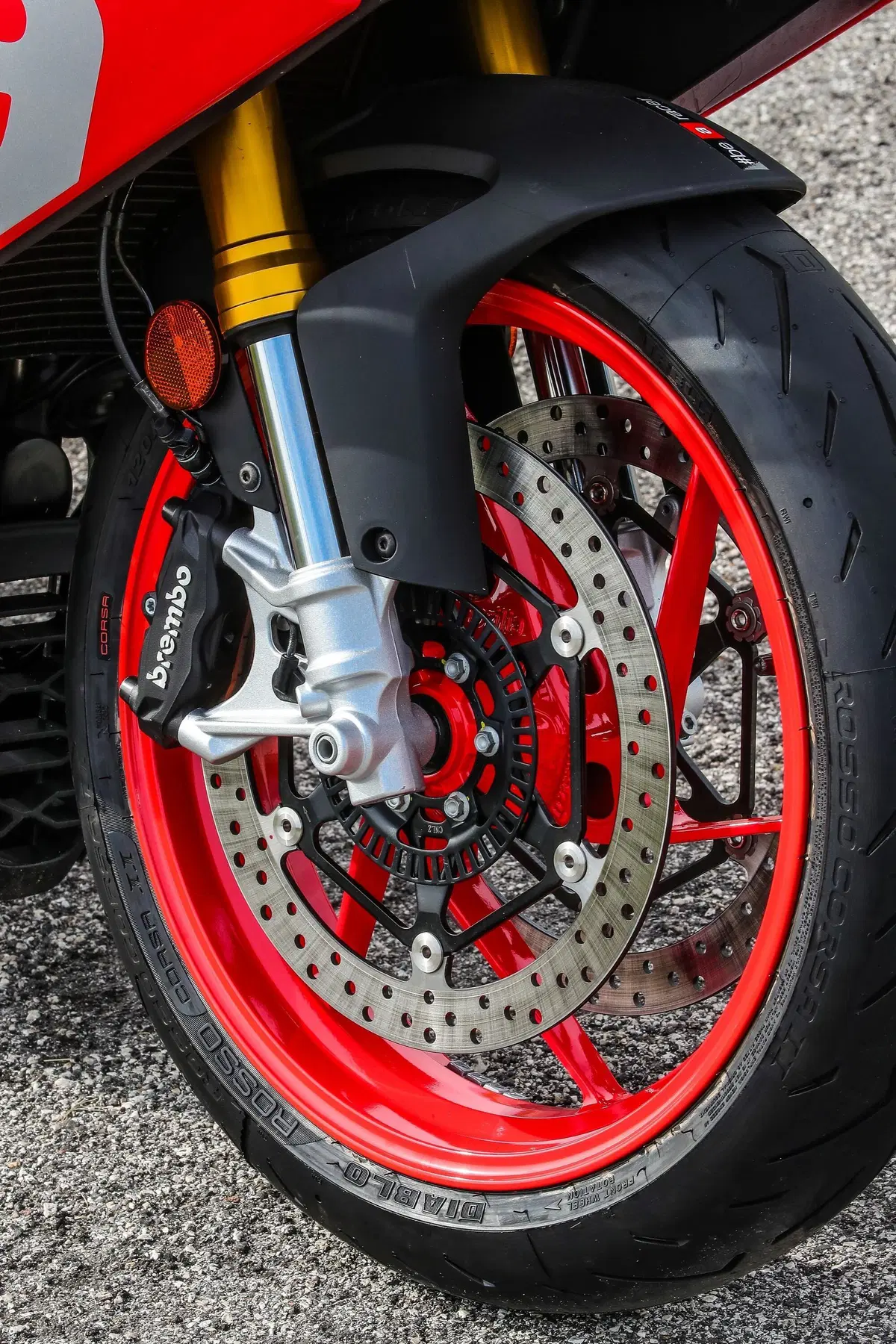 Aprilia RS 660 Vocazione stradale (4)