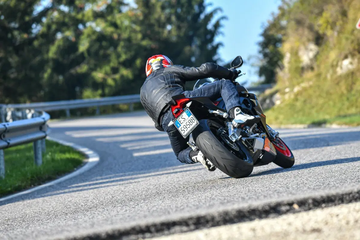 Aprilia RS 660 Vocazione stradale (3)