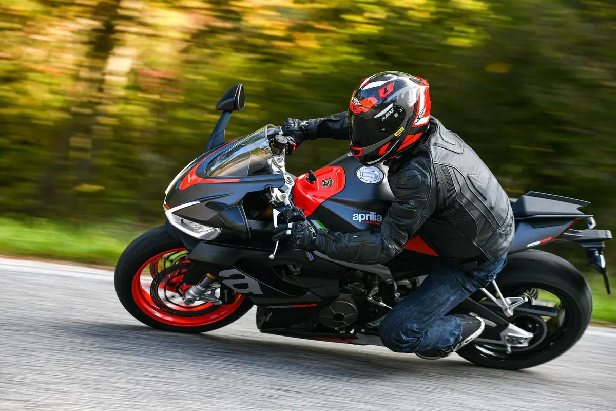 Aprilia RS 660 Vocazione stradale (6)