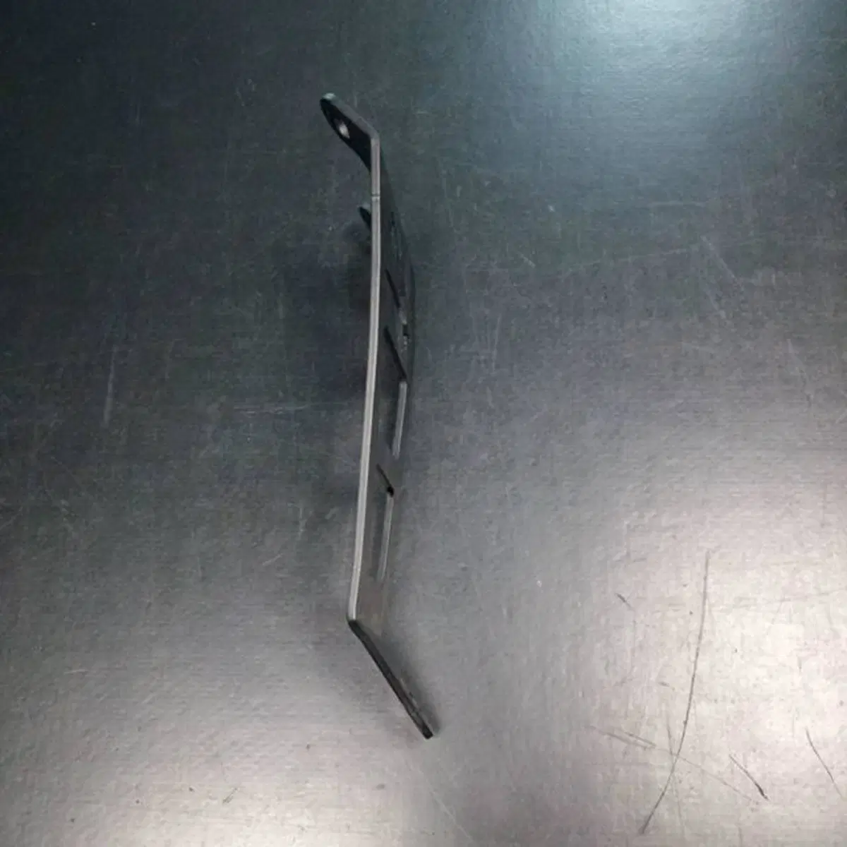 Staffa supporto silenziatore GSXR Robby Moto Engineering (3)