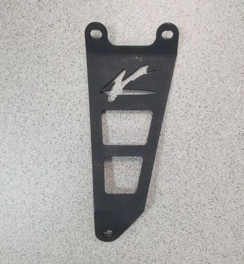 Staffa supporto silenziatore GSXR Robby Moto Engineering (5)