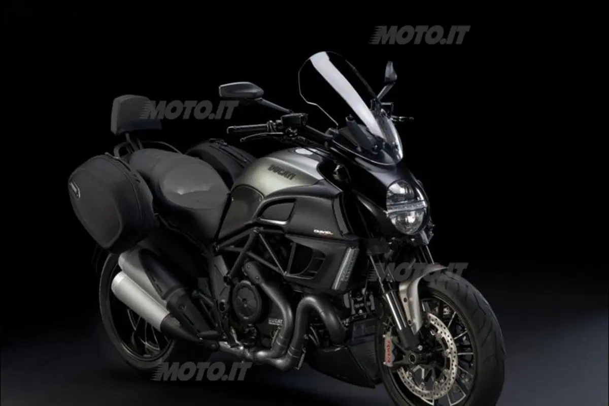 Ducati Diavel Strada a EICMA 2012 (3)