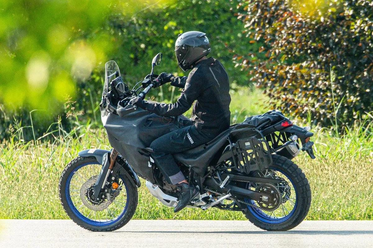 Yamaha Ténéré 700, arriva la Adventure? Foto spia (4)