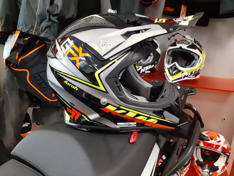 Casco airoh aviator taglia L (6)