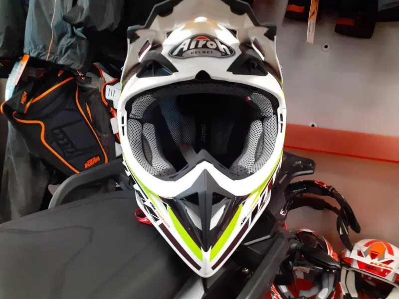 Casco airoh aviator taglia L (6)