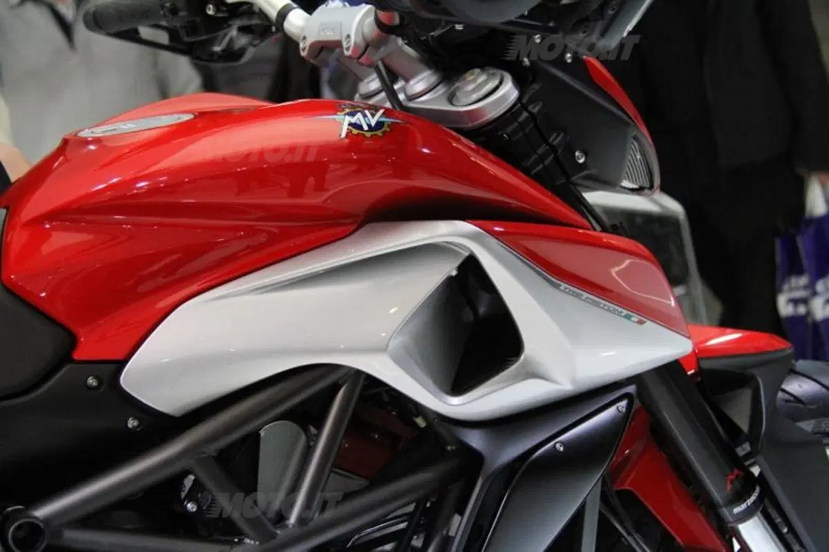 MV Agusta Rivale 800