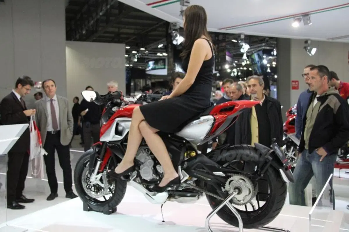 MV Agusta Rivale 800 (5)