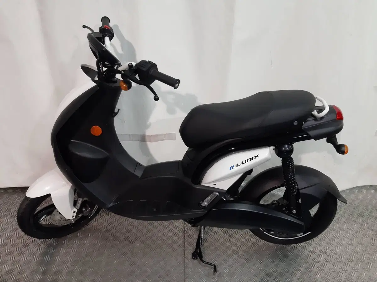 Peugeot e-Ludix Biposto E5 (2021 - 25) (3)