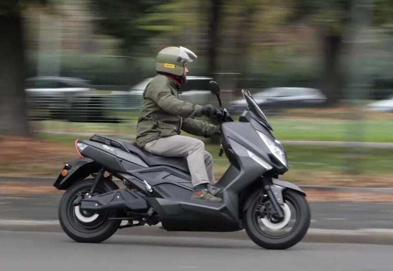 Jonway MJS-E Sport. Lo scooterone elettrico da 130 km/h