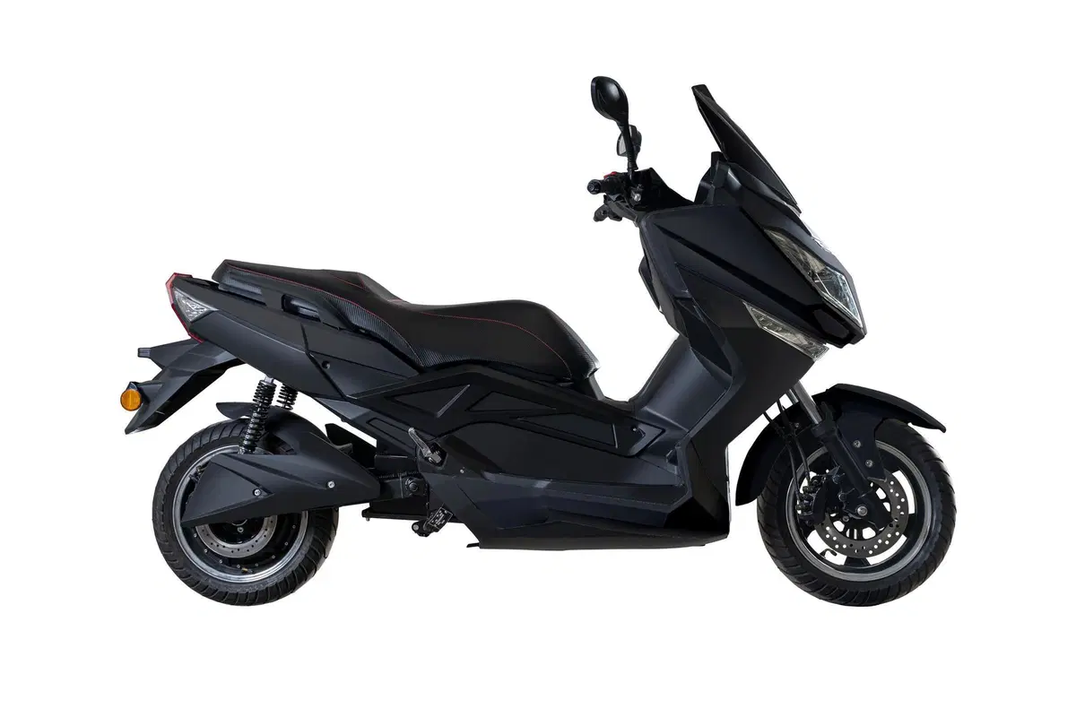 Jonway MJS-E Sport. Lo scooterone elettrico da 130 km/h (11)
