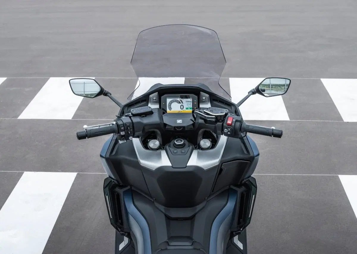 Honda Forza 750: il nuovo maxi GT m.y. 2021 (6)