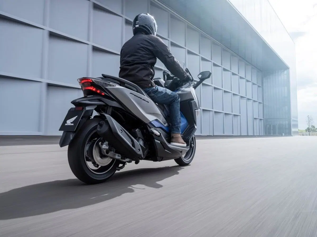 Honda Forza 125 m.y. 2021. Euro 5 e Made in Italy (14)