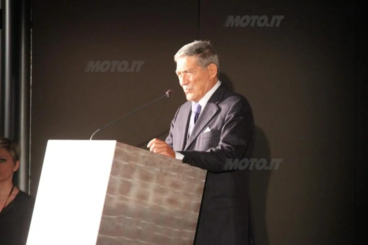 Inagurazione EICMA. Formigoni: "Aziende italiane bene all'estero, deve ripartire il consumo interno" (6)