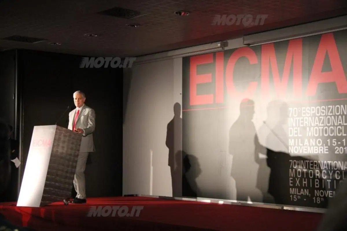 Inagurazione EICMA. Formigoni: "Aziende italiane bene all'estero, deve ripartire il consumo interno" (7)