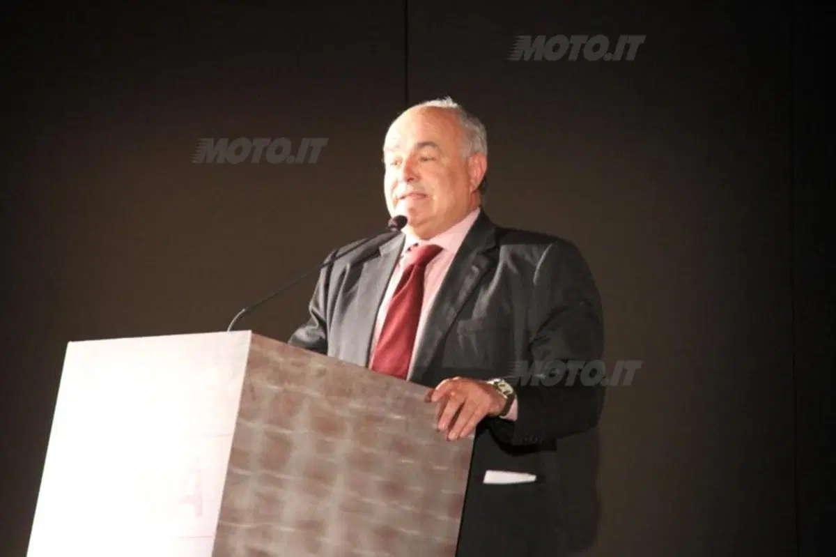 Inagurazione EICMA. Formigoni: "Aziende italiane bene all'estero, deve ripartire il consumo interno" (9)