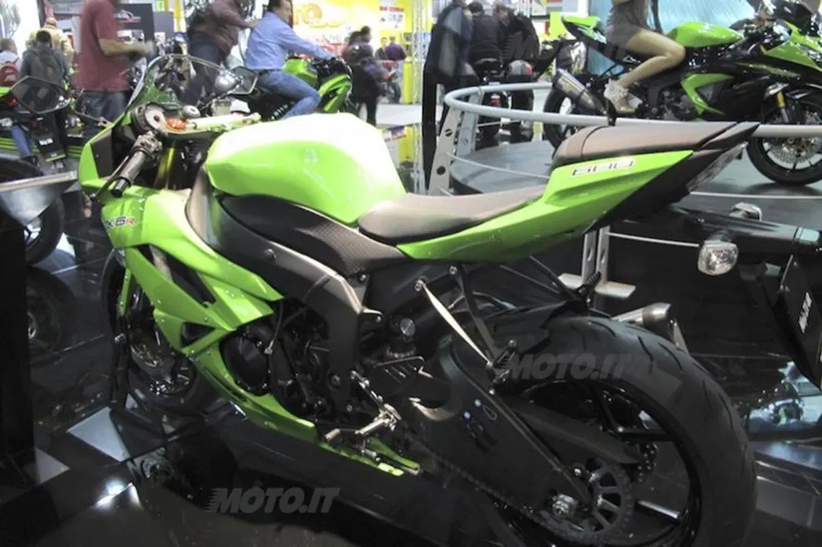 Kawasaki: nuove ZX-6R e Z800 ad EICMA 2012 (3)