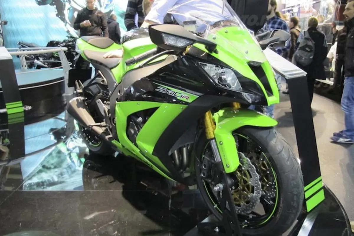 Kawasaki: nuove ZX-6R e Z800 ad EICMA 2012 (4)