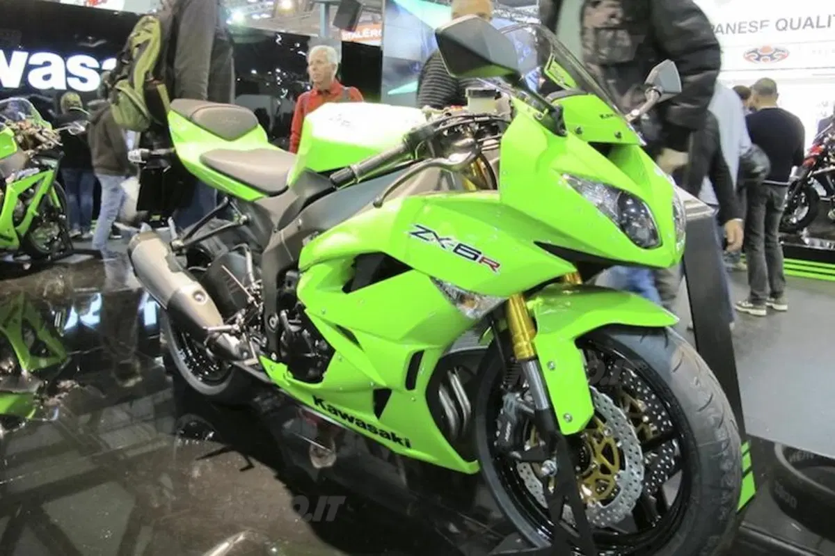 Kawasaki: nuove ZX-6R e Z800 ad EICMA 2012 (5)