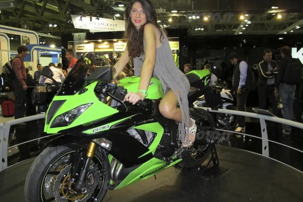 Kawasaki: nuove ZX-6R e Z800 ad EICMA 2012 (7)