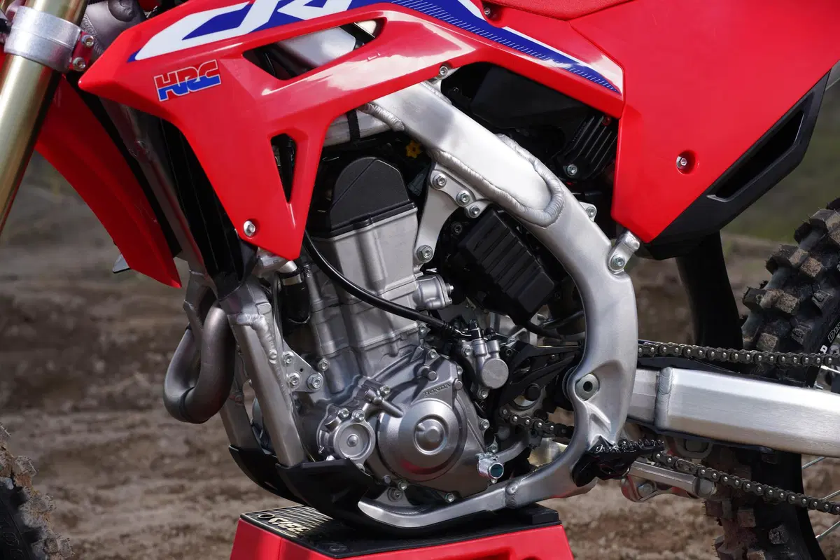 Honda CRF 450R 2021: TEST, nuova generazione! (10)