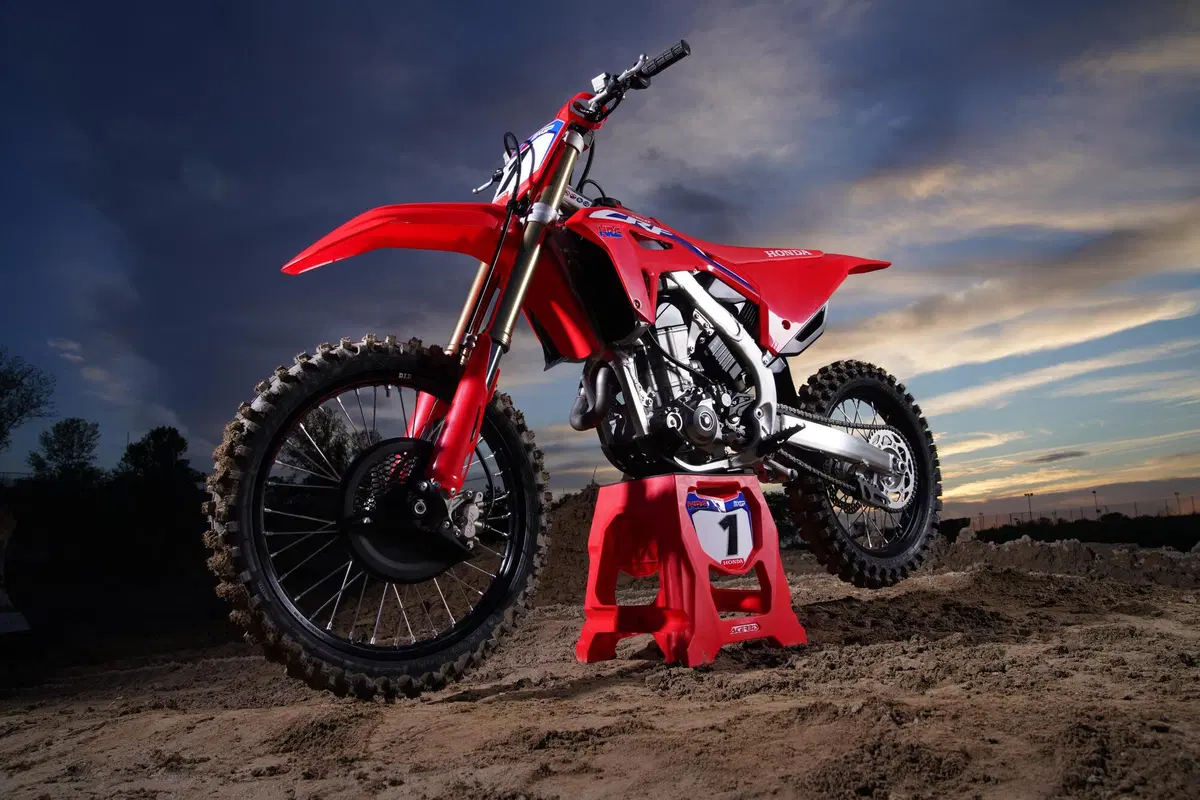 Honda CRF 450R 2021: TEST, nuova generazione! (13)