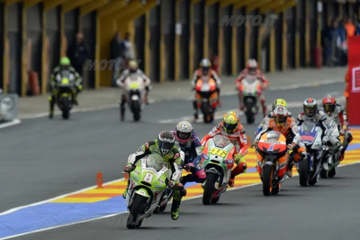 Le foto più spettacolari del GP di Valencia (17)