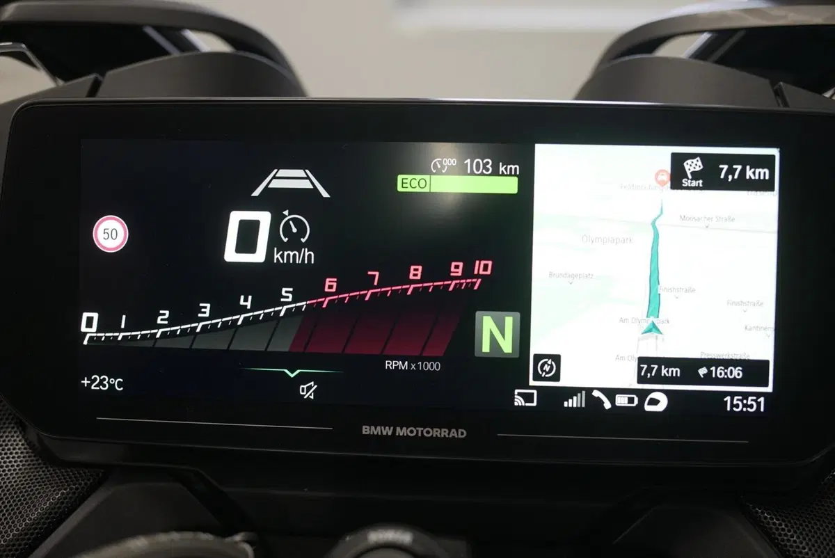 BMW R1250RT: sempre più GT, radar ed Euro 5 (3)