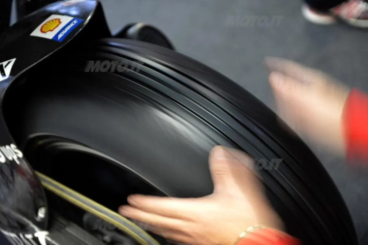 Le foto più spettacolari del GP di Valencia (32)