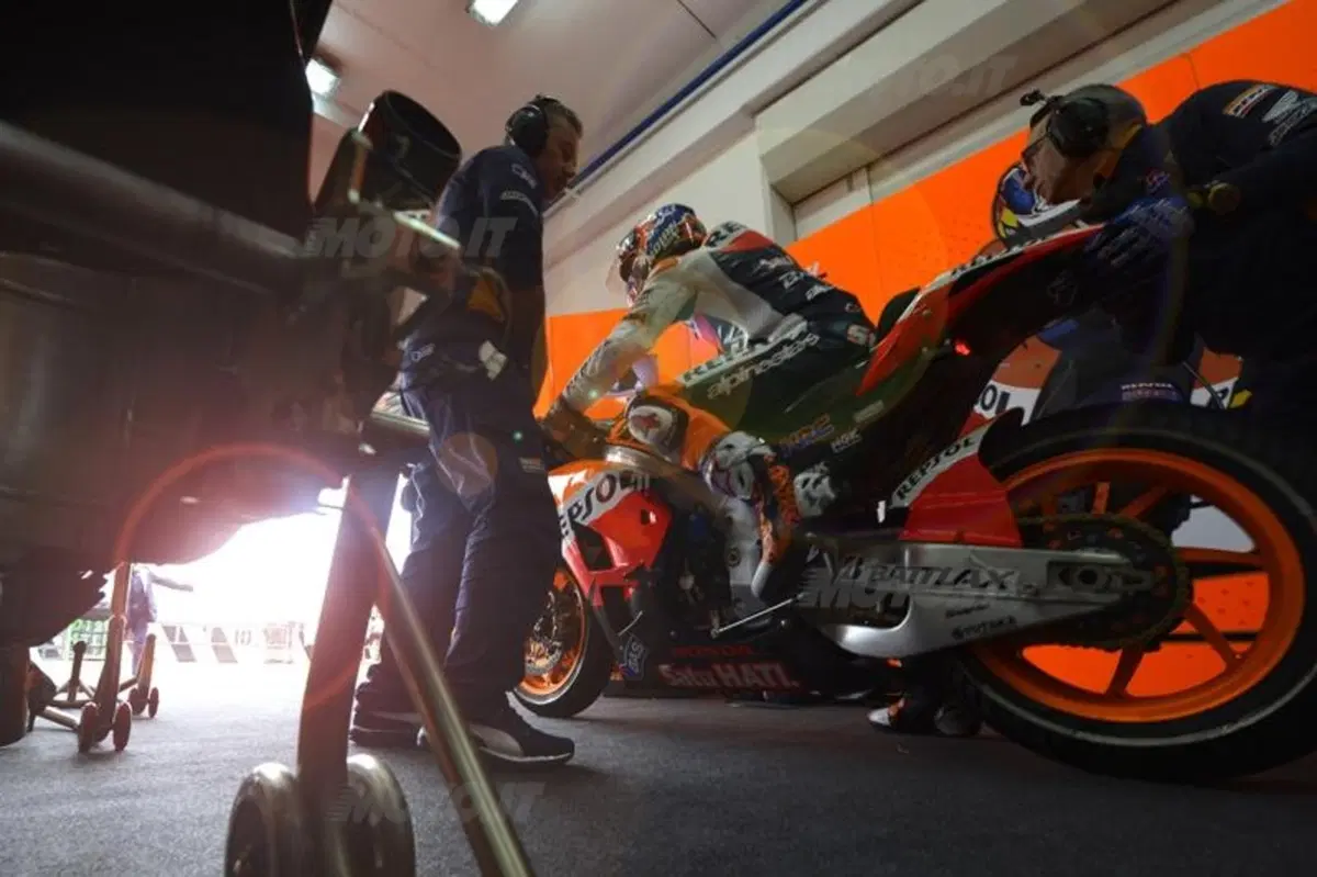 Le foto più spettacolari del GP di Valencia (37)