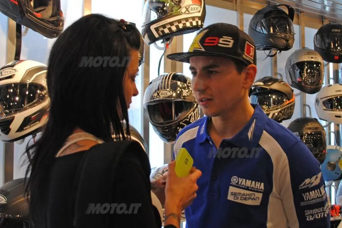 Jorge Lorenzo a EICMA: "Il pubblico italiano mi vuole bene" (7)