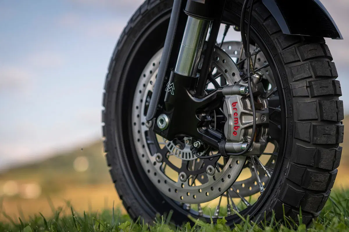 Moto Morini Super Scrambler 1200. Esperienza sensoriale!