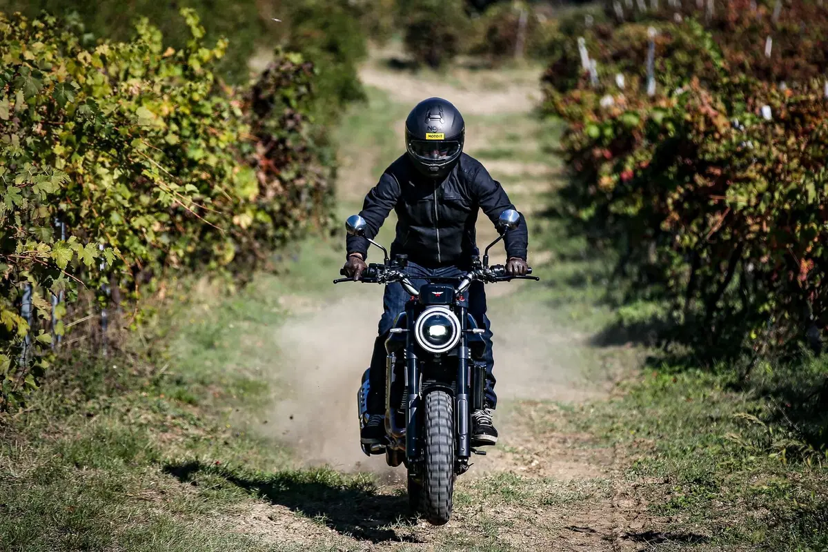 Moto Morini Super Scrambler 1200. Esperienza sensoriale! (6)