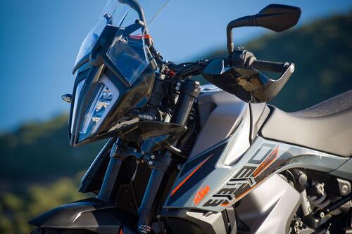 KTM 890 Adventure 2021. Caratteristiche e foto (8)