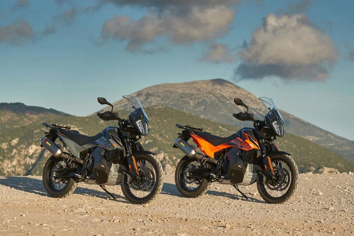 KTM 890 Adventure 2021. Caratteristiche e foto (14)