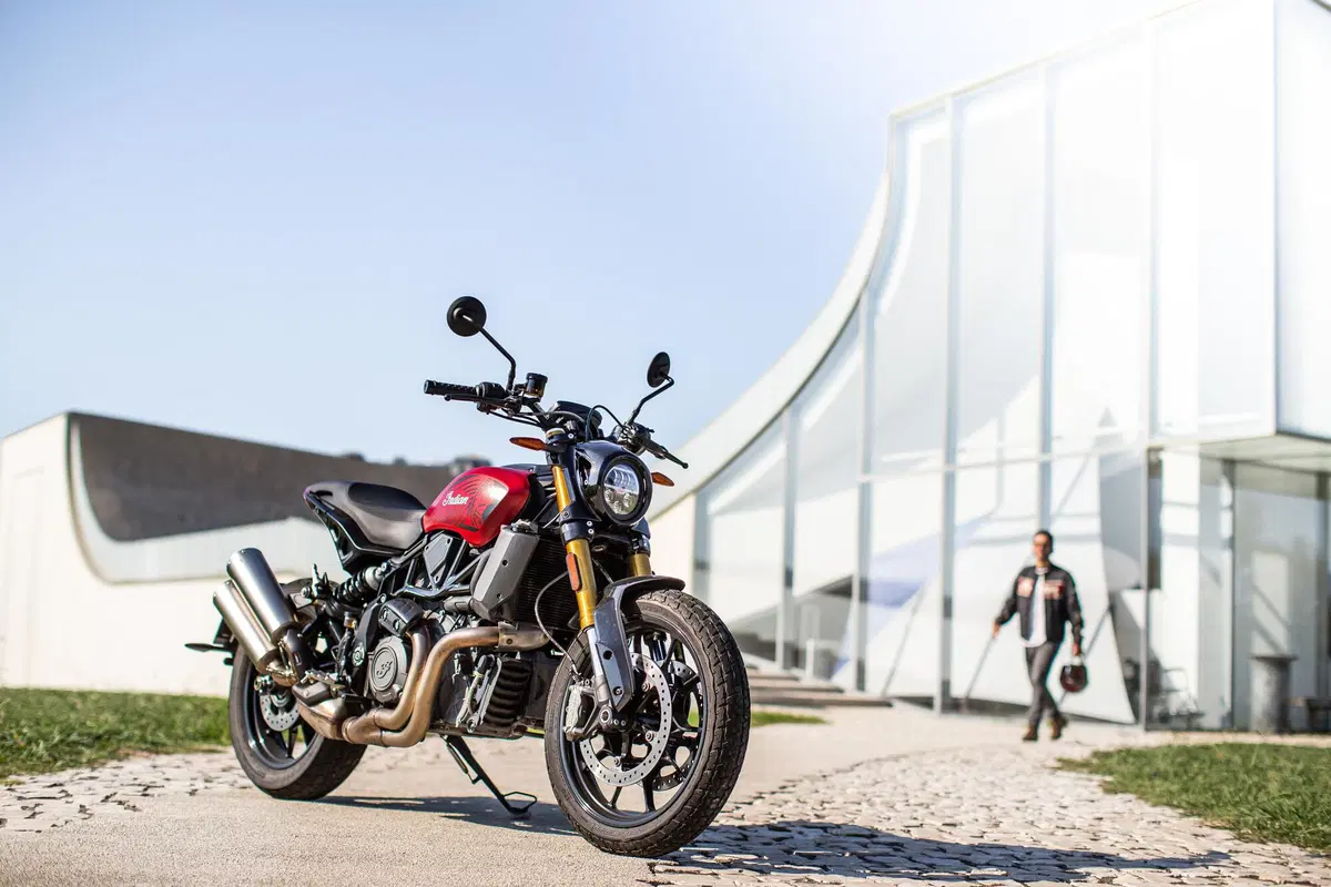 Indian FTR 1200 Ruby Smoke Limited Edition (3)