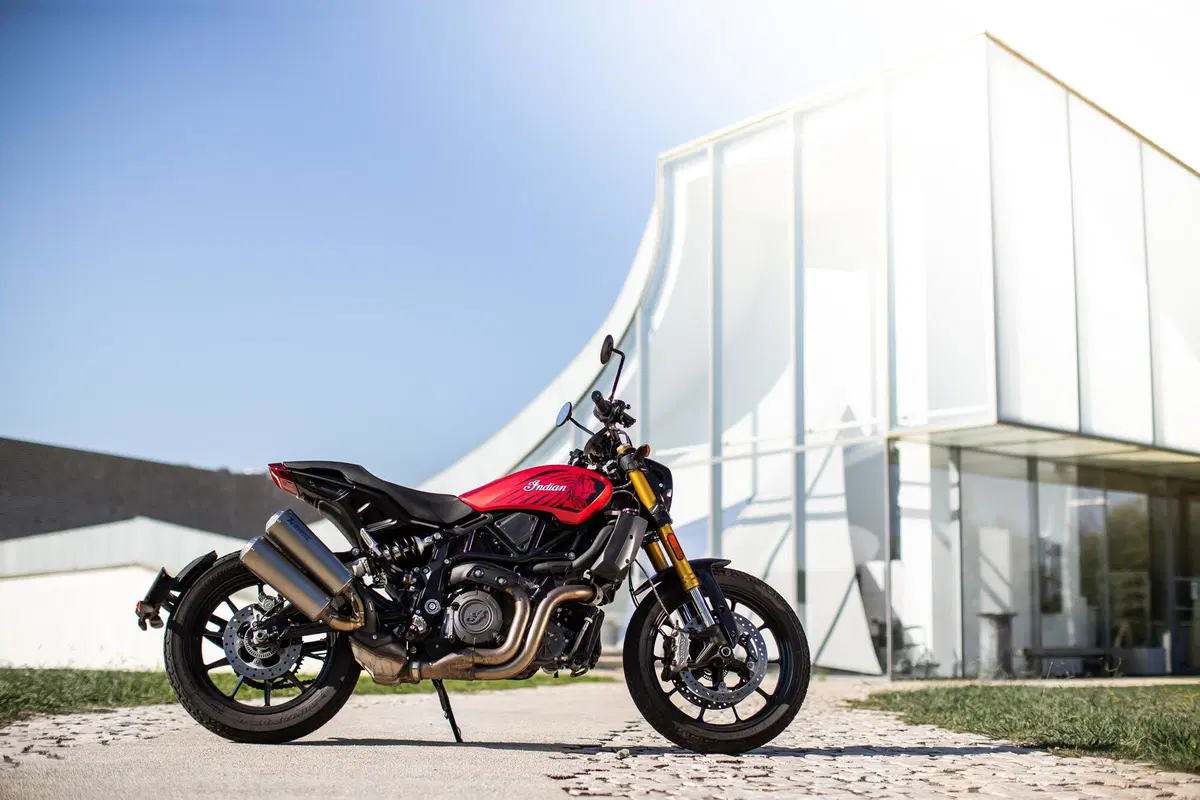 Indian FTR 1200 Ruby Smoke Limited Edition (4)