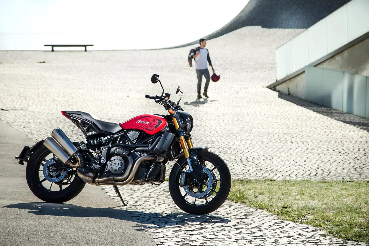Indian FTR 1200 Ruby Smoke Limited Edition (5)