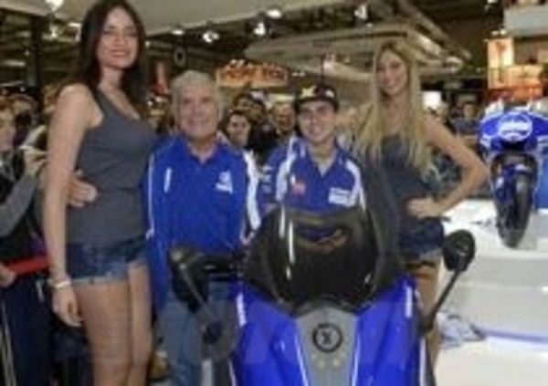 EICMA: bagno di folla per Lorenzo e Agostini in Yamaha!