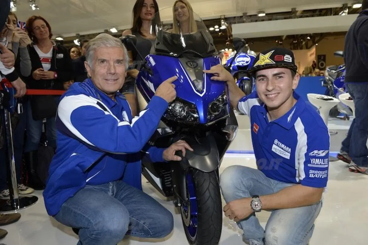 EICMA: bagno di folla per Lorenzo e Agostini in Yamaha! (5)