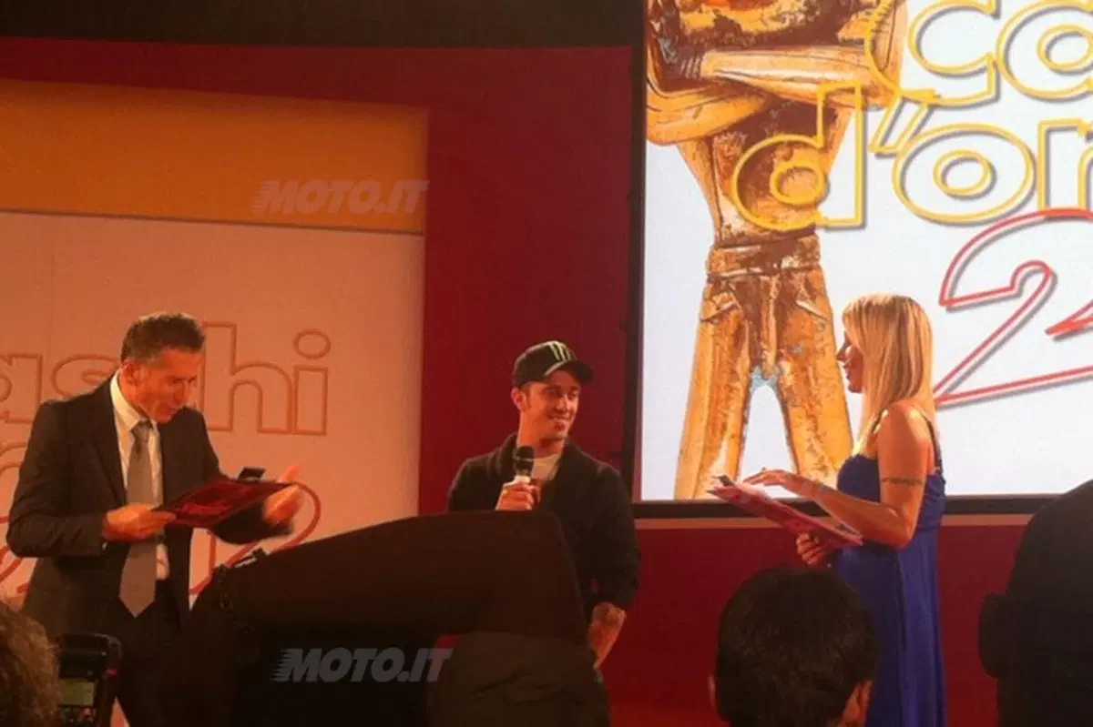 Caschi d’Oro 2012: due trofei a Biaggi, Lorenzo assente ingiustificato