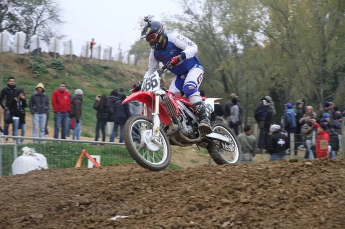 RideForLife. A Faenza Dovizioso e Melandri battono i crossisti
